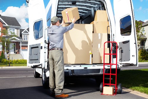 Efficient loading of boxes and furniture into a hired truck